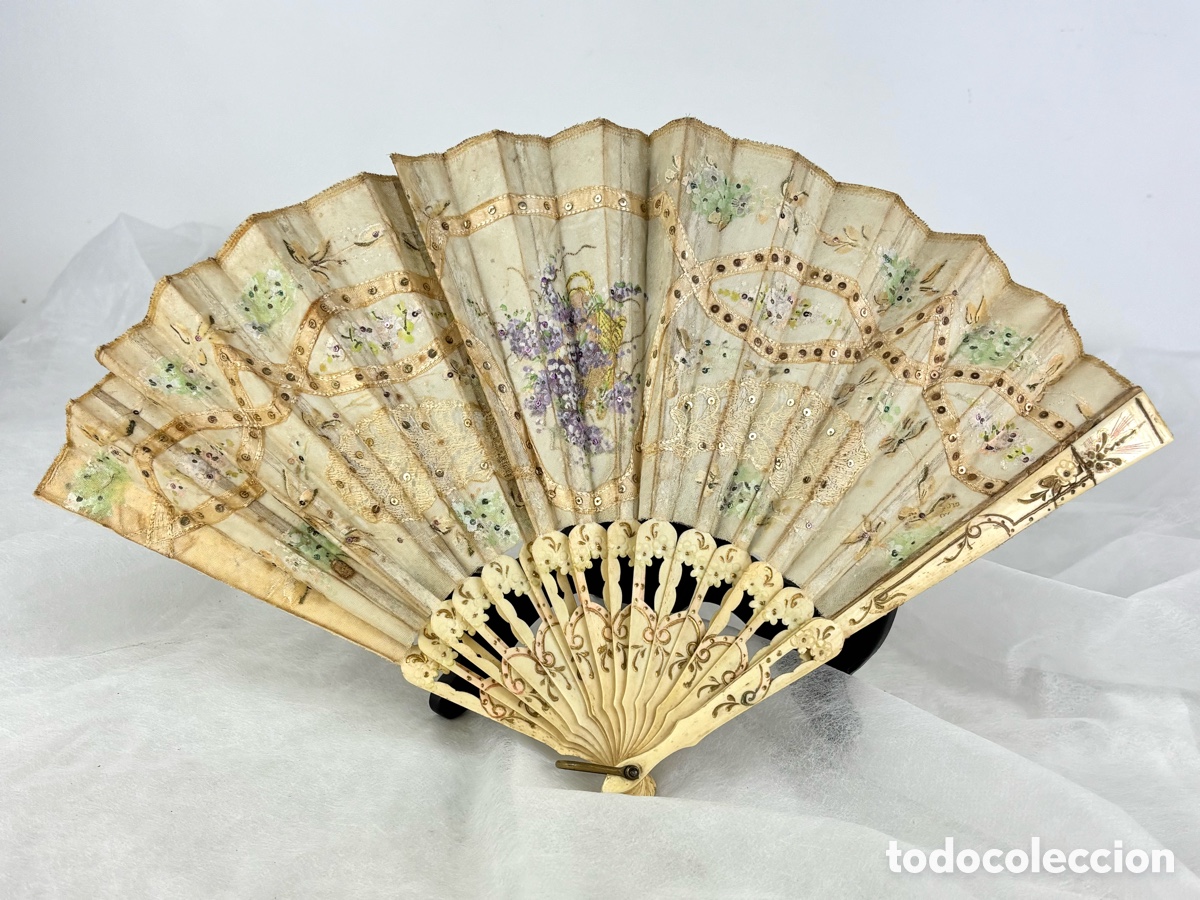Antig&uuml;edades: ABANICO MODERNISTA - HUESO, TELA PINTADA Y LENTEJUELAS