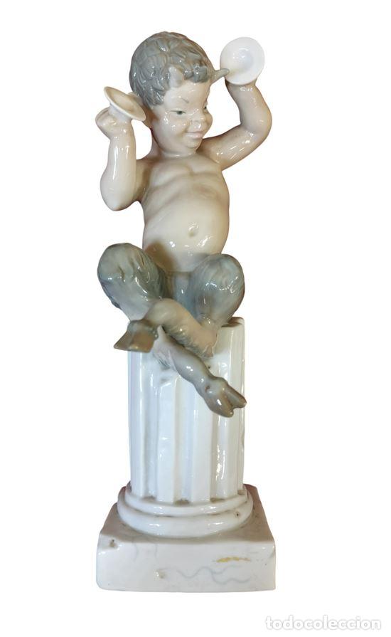 Antig&uuml;edades: FAUNO O S&Aacute;TIRO CON PLATILLOS. FULGENCIO GARC&Iacute;A. PORCELANA DE LLADR&Oacute;. ESPA&Ntilde;A. C. 1969-1975