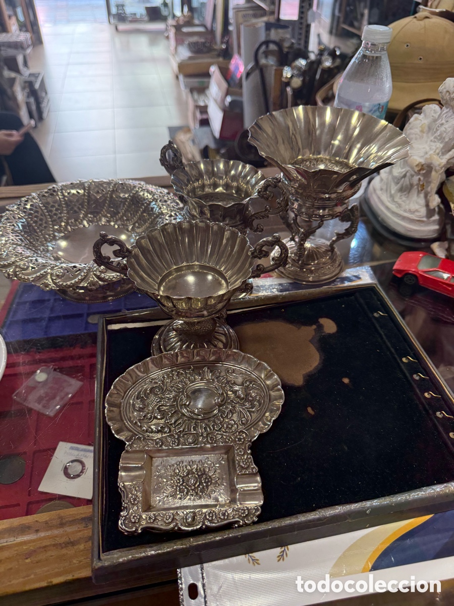 Antig&uuml;edades: Lote de art&iacute;culos de plata, 898 gramos de plata