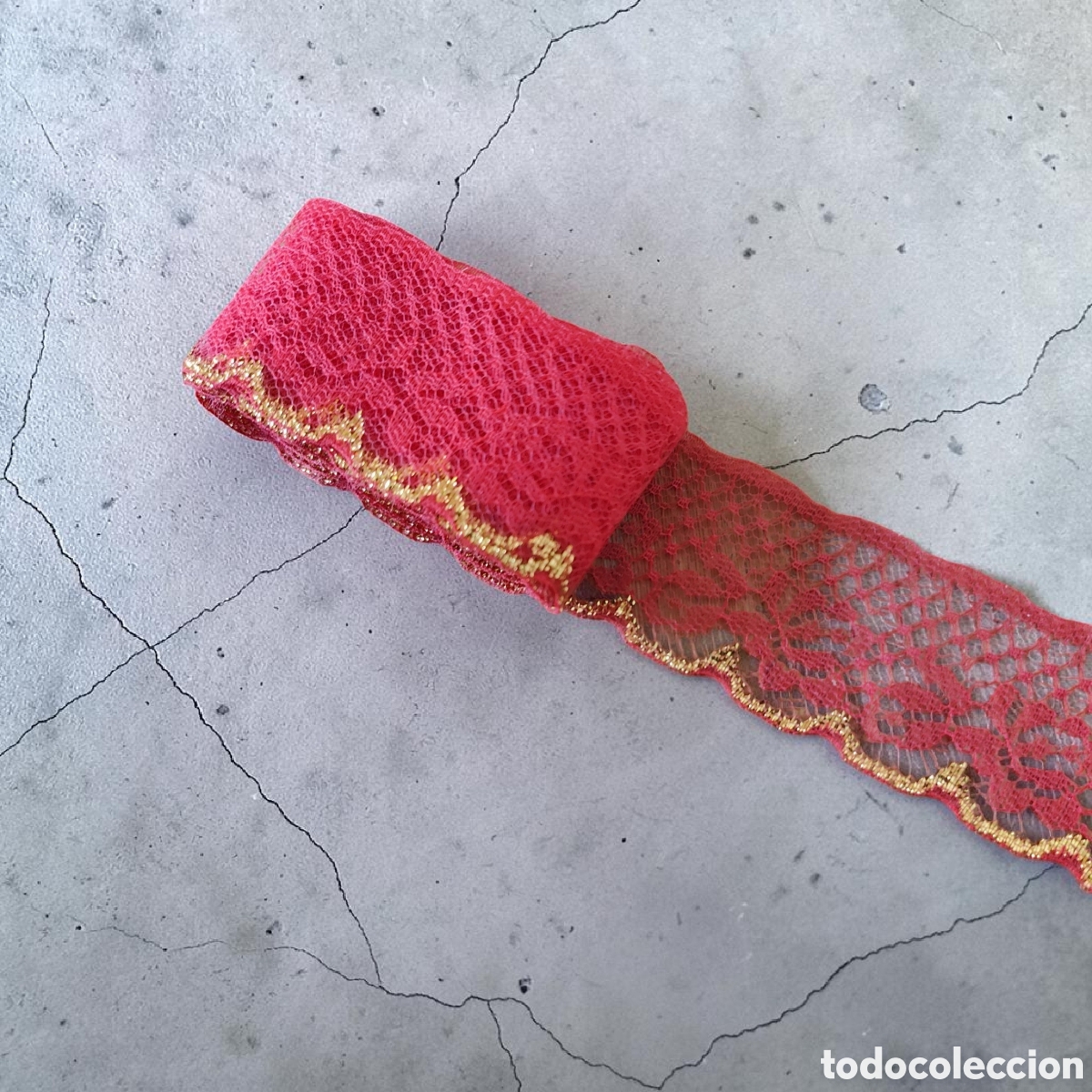 Antig&uuml;edades: :::: Z36 - PUNTILLA ROJA - 2,50 M. X 3,3 CM. DE ANCHA
