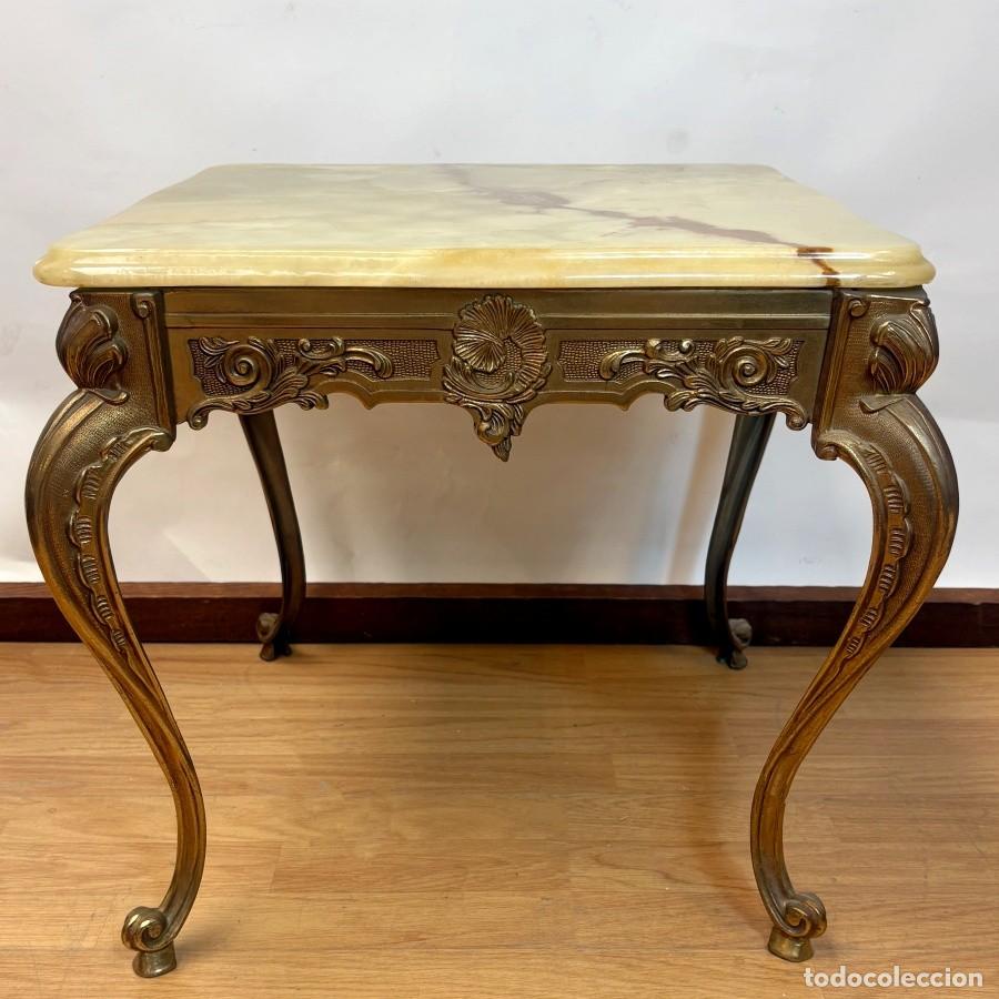 Antig&uuml;edades: Mesa Auxiliar de Bronce y &Oacute;nix