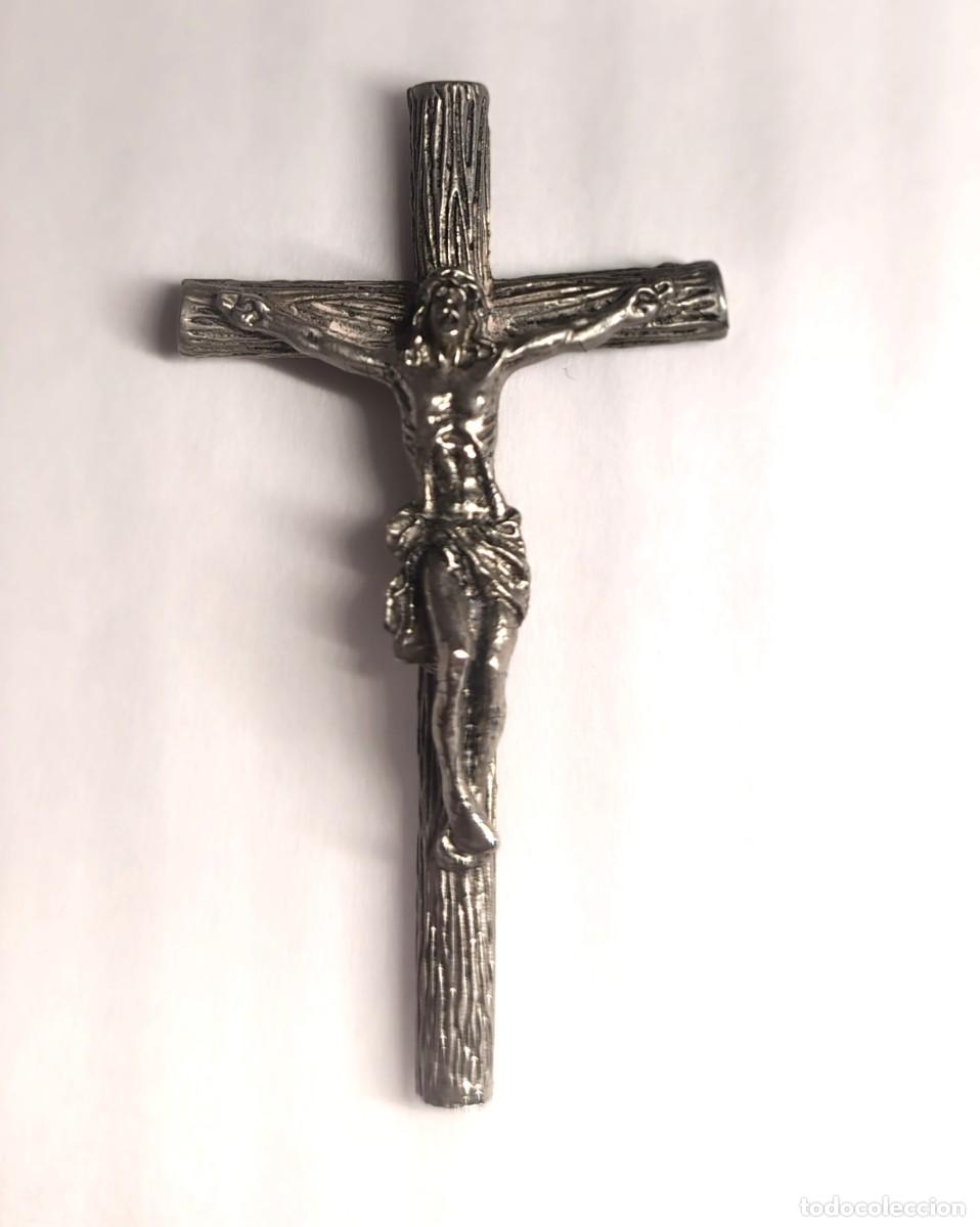 Antig&uuml;edades: Medalla religiosa / Colgante: CRUCIFIJO MET&Aacute;LICO. M376