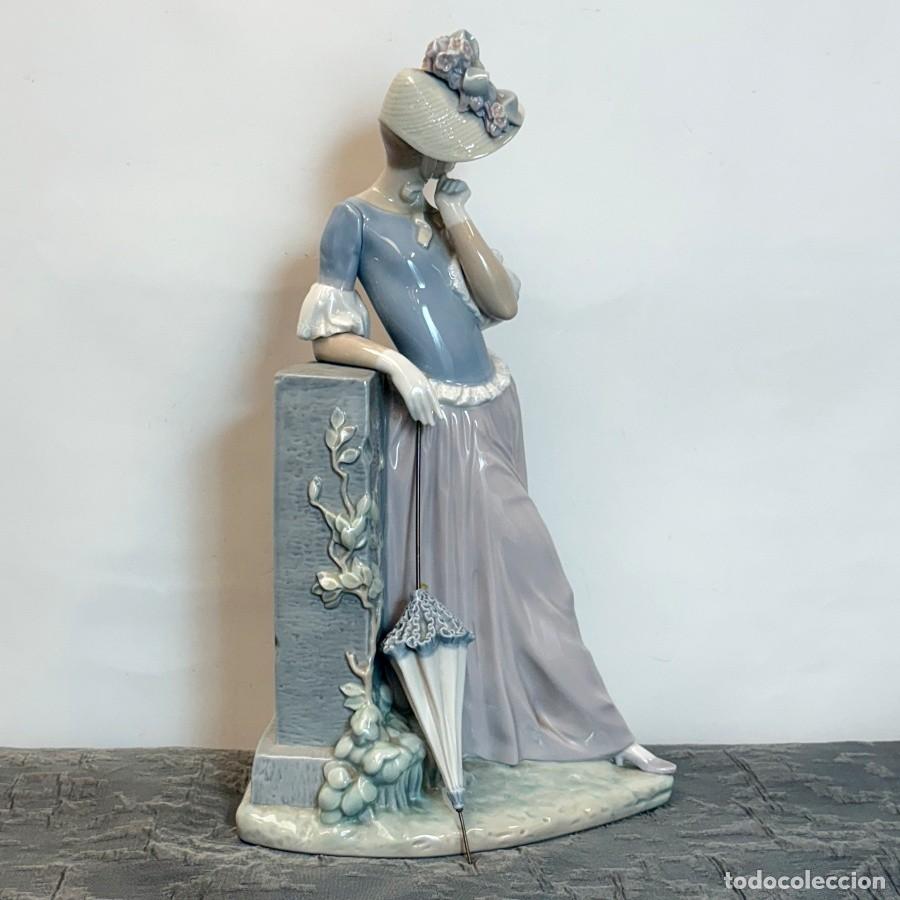 Antig&uuml;edades: Porcelana Lladr&oacute; Dama con Sombrero