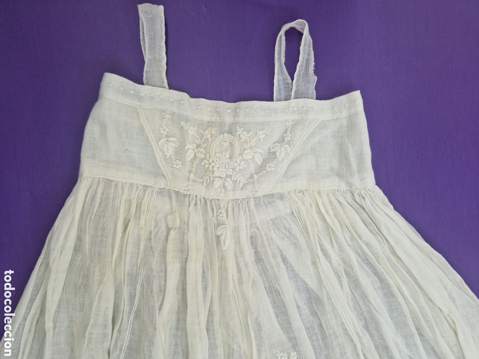 Antig&uuml;edades: Fald&oacute;n de organza de algod&oacute;n bordado - Foto 2