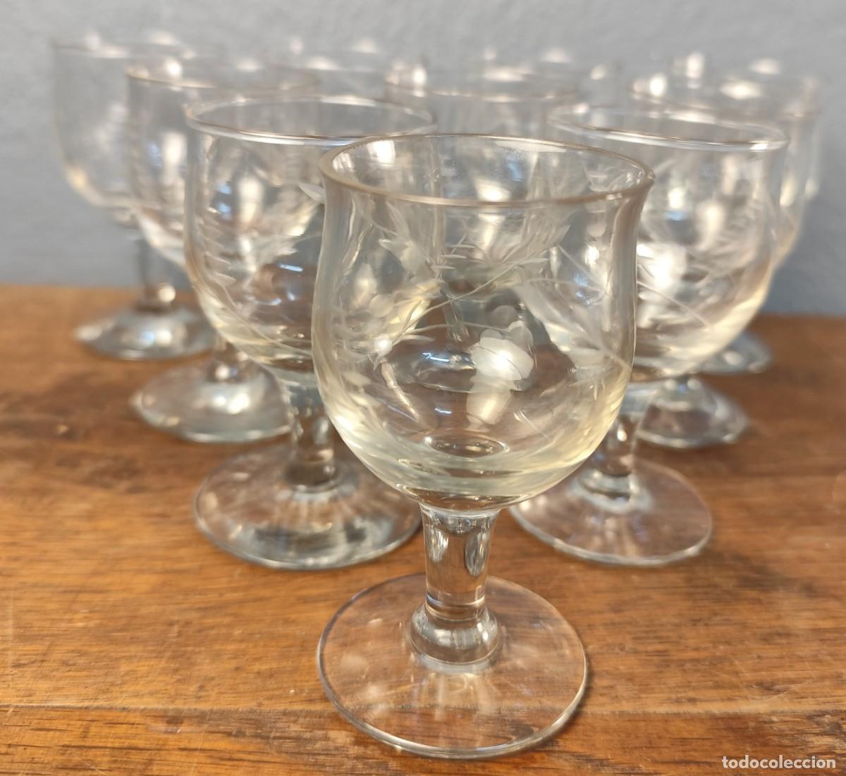 Antig&uuml;edades: 10 copas de licor cristal tallado mediados siglo XX