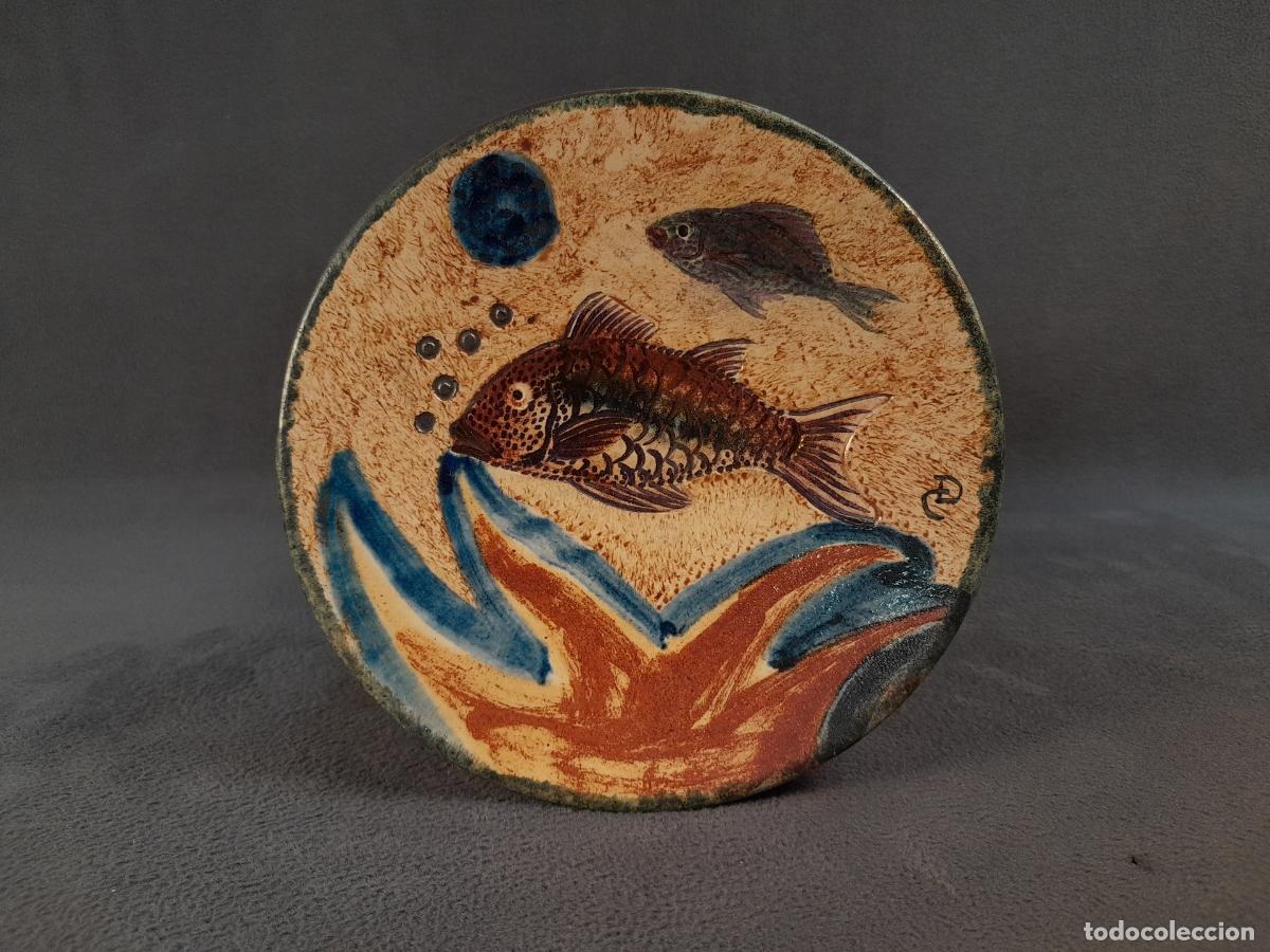 Antiguidades: EUSEBIO D&Iacute;AZ COSTA (1908-1963). PLATO DE CER&Aacute;MICA PINTADO A MANO. 17 CM.