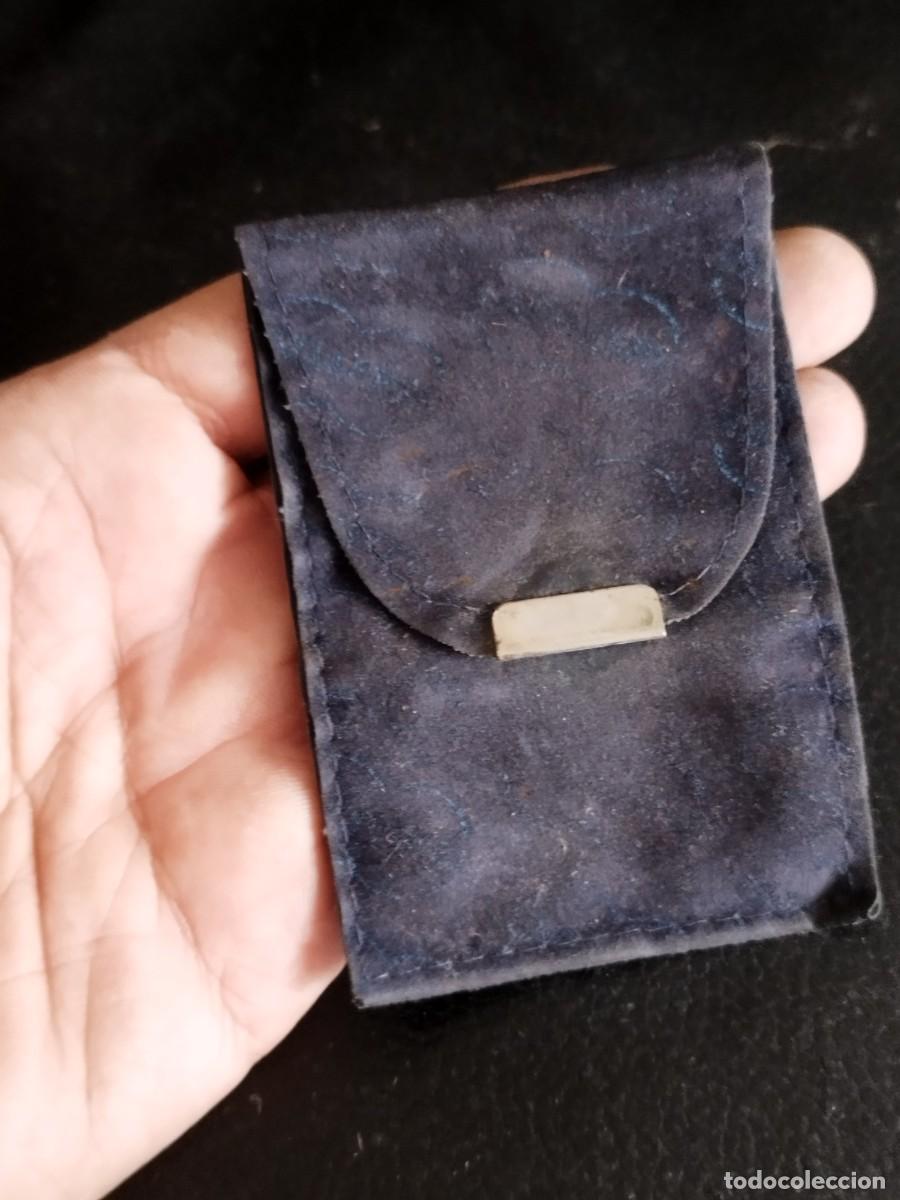 Antig&uuml;edades: Antigua peque&ntilde;a bolsa de terciopelo.