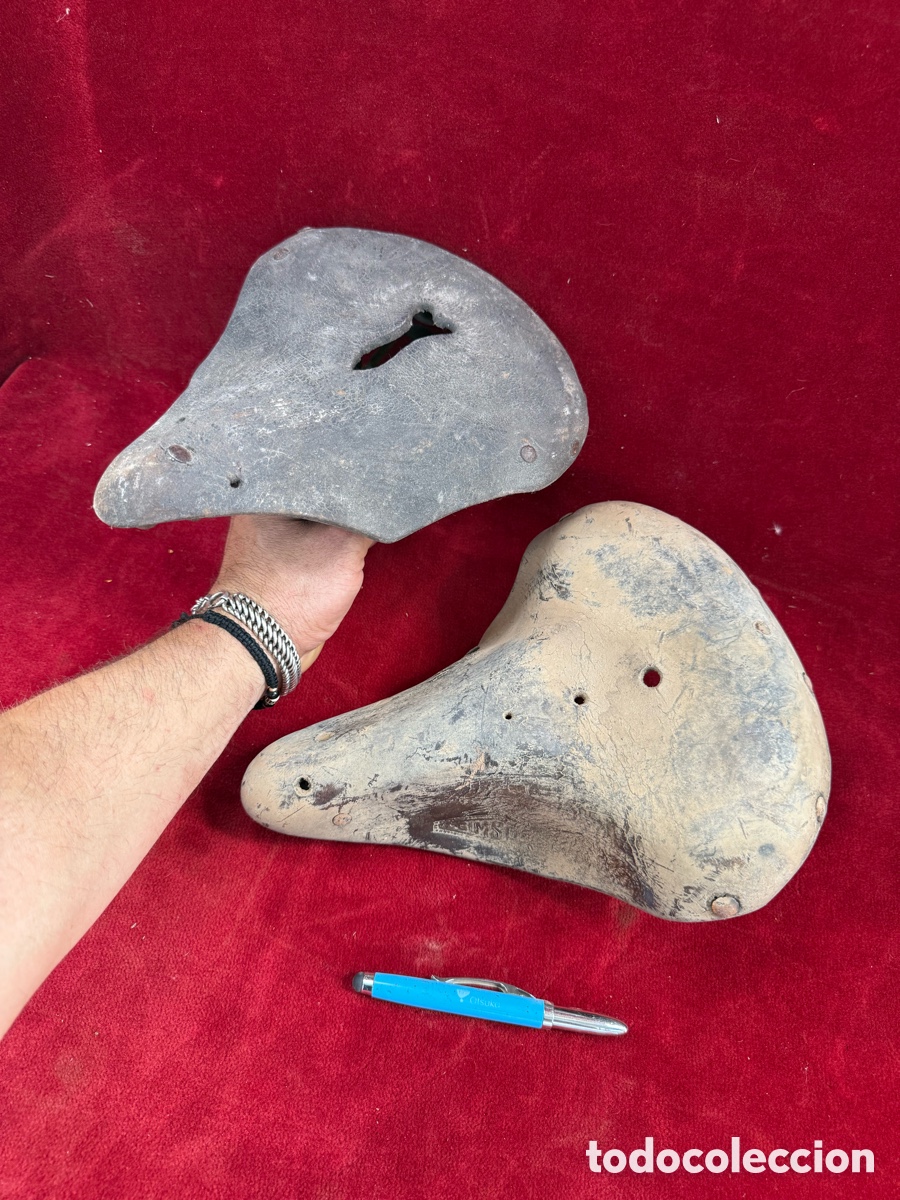 Antig&uuml;edades: Lote de dos antiguos sillines de bicicleta!Gimson!