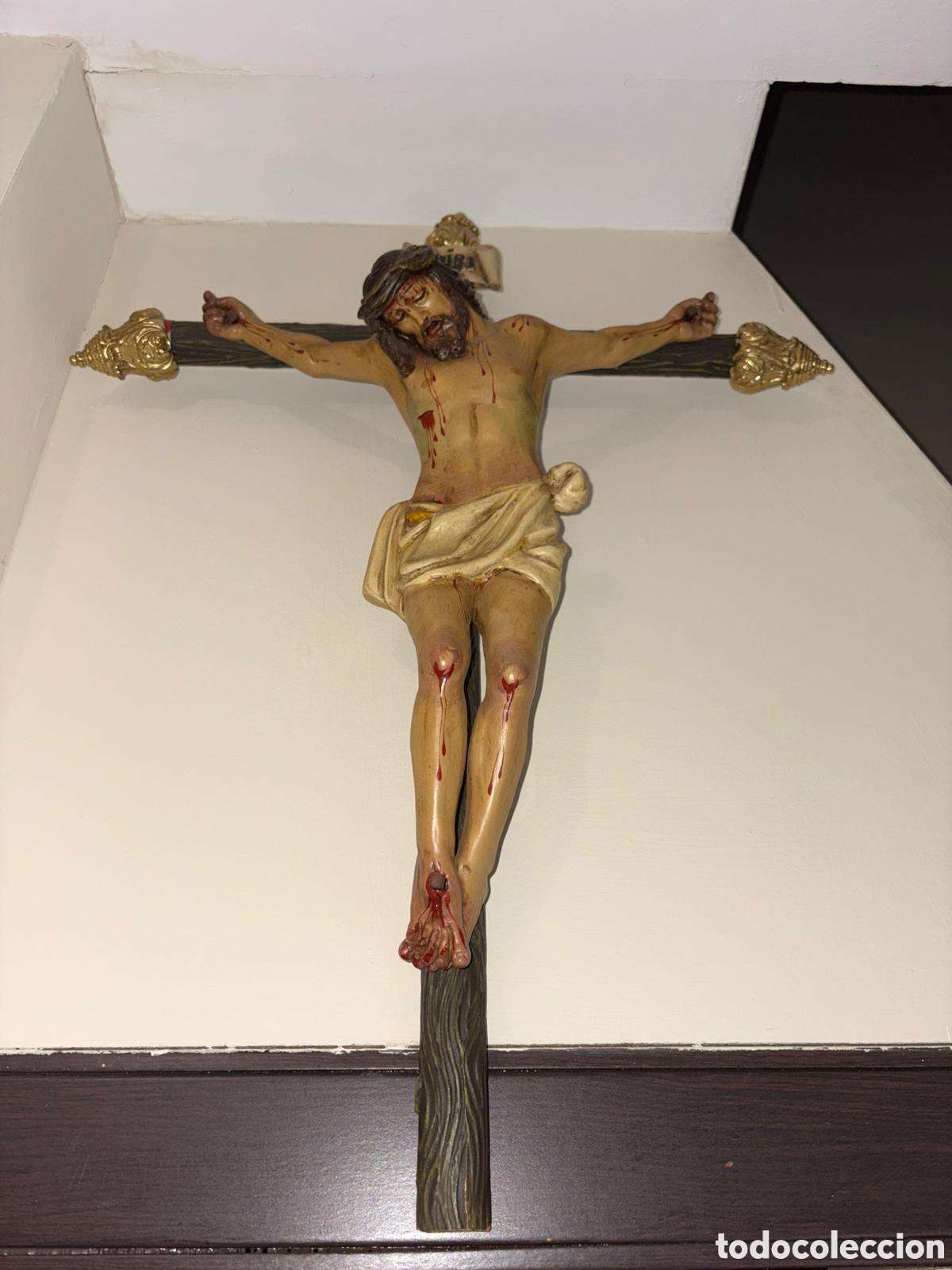Antig&uuml;edades: CRISTO CRUCIFICADO DE 70 CM CANTONERAS DORADAS