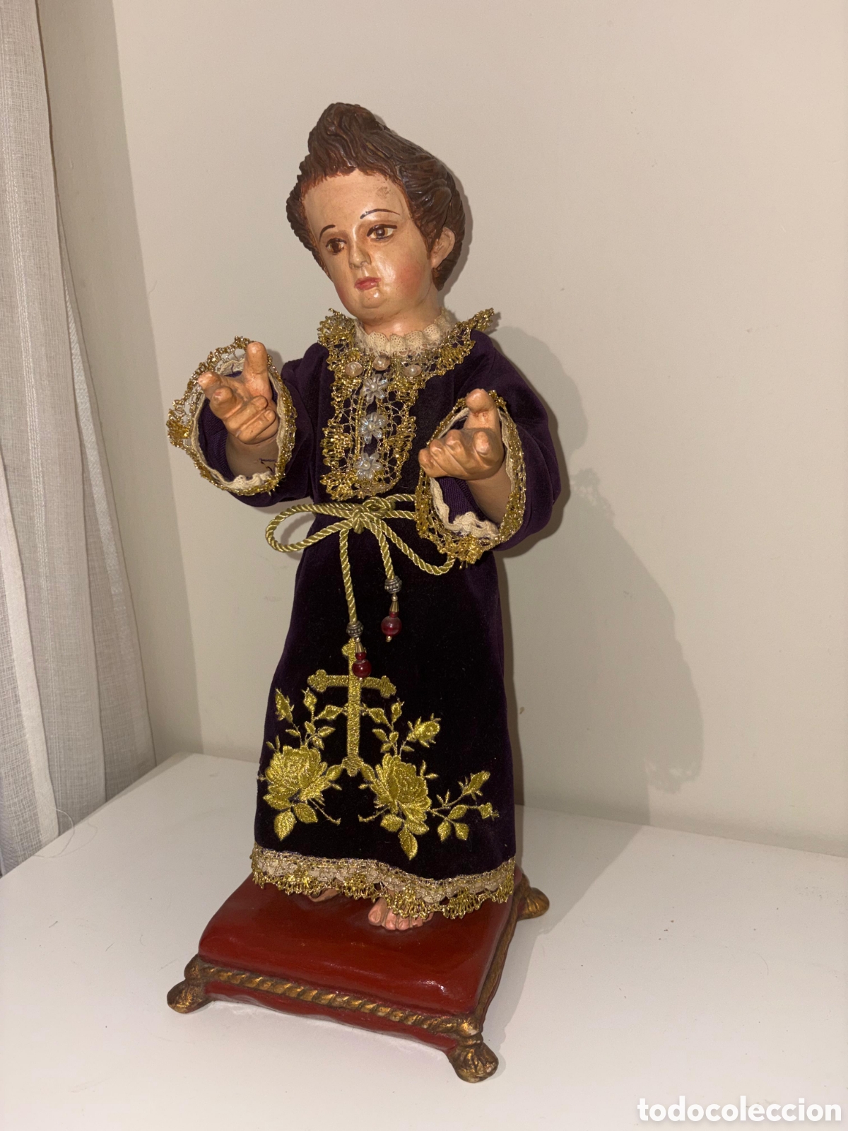 Antig&uuml;edades: NI&Ntilde;O MONTESINO ROPA INCLUIDA