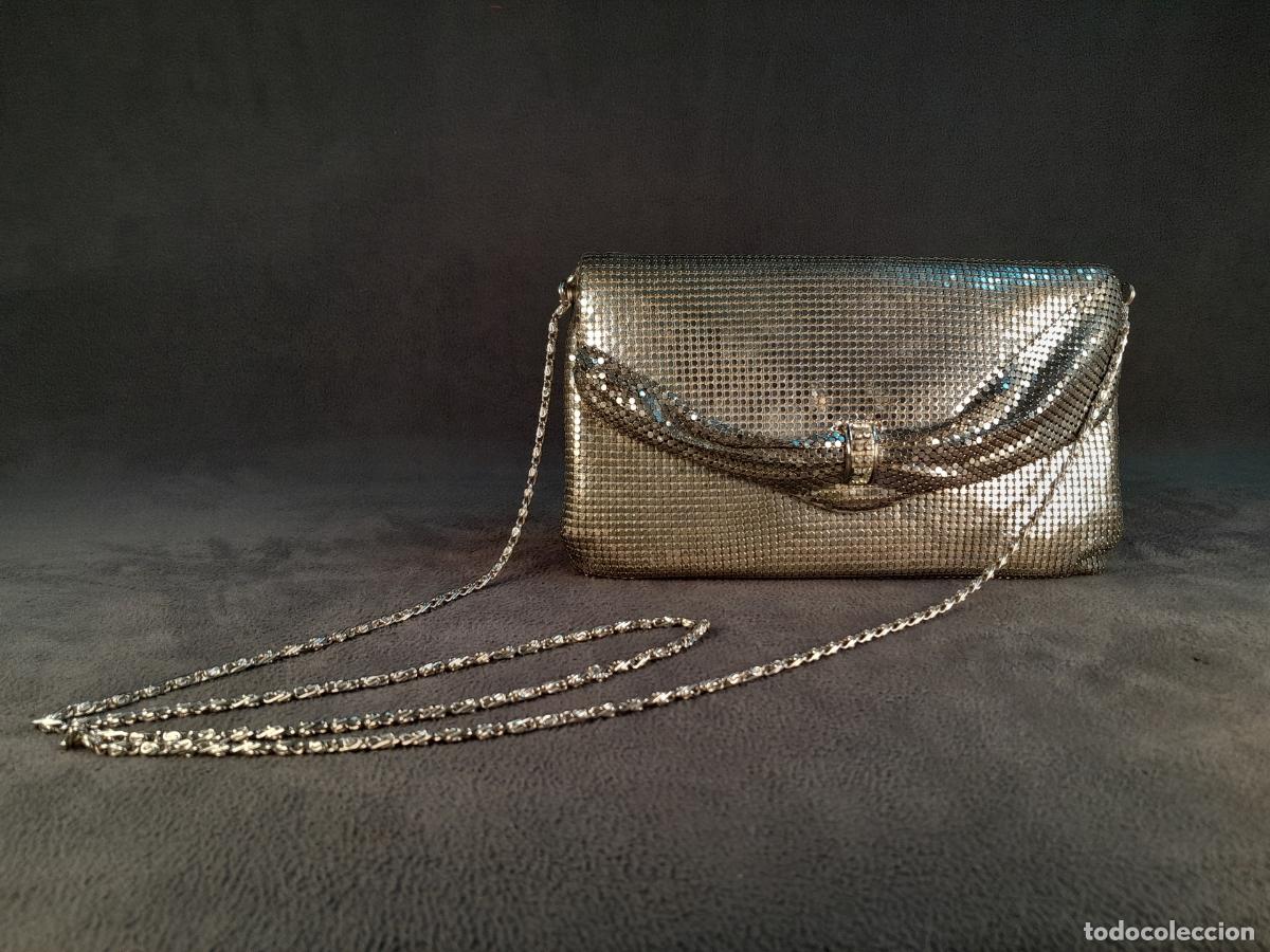 Antiquit&auml;ten: BL-76.BOLSO DE MANO TIPO CLUTCH EN MALLA MET&Aacute;LICA. SIGLO XX.
