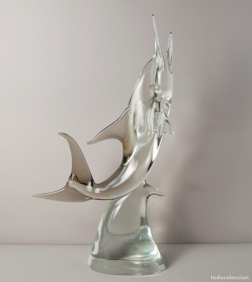 Antig&uuml;edades: Licio Zanetti, c. 1970 -Monumental Escultura Pez Espada en Cristal de Murano - 53 cm. Vetro Massello