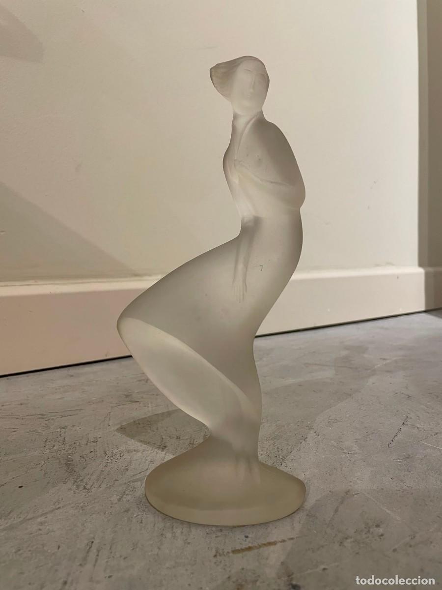 Antig&uuml;edades: Figura en vidrio de Dama en el viento, en vidrio de Bohemia. a&ntilde;os 30