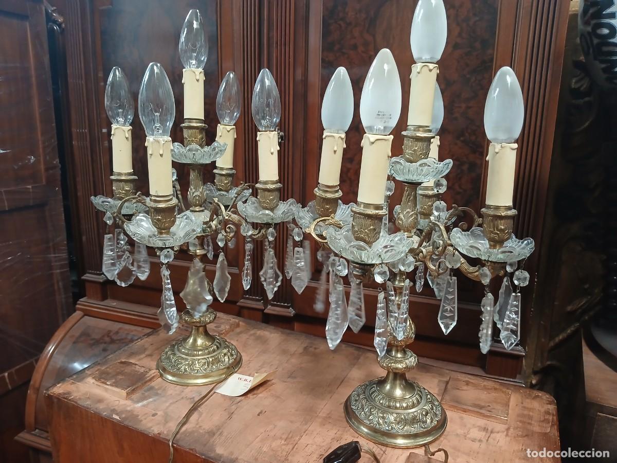 Antiques: 2 Dos Candelabros antiguo bronce estilo Luis XV. L&aacute;mpara antigua Mesa Sobremesa Candelabro.