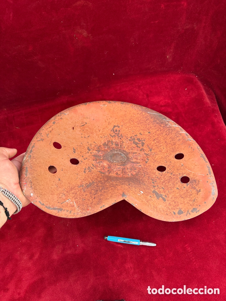 Antig&uuml;edades: Antiguo asiento de tractor,a&ntilde;os 30-40
