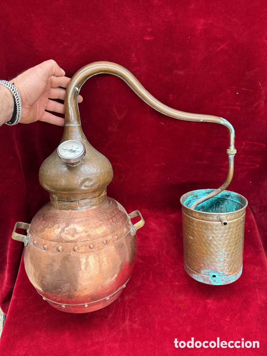 Antig&uuml;edades: Antiguo y gran alambique de cobre con reloj de presion!