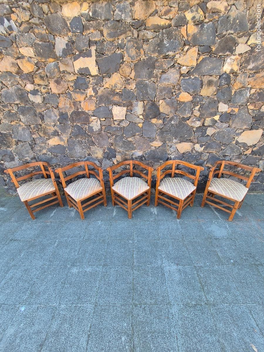 Antig&uuml;edades: Siller&iacute;a Dise&ntilde;o Brutalista - Sillas R&uacute;sticas, Artesanas - Madera de Nogal en Forma Curva - Vintage