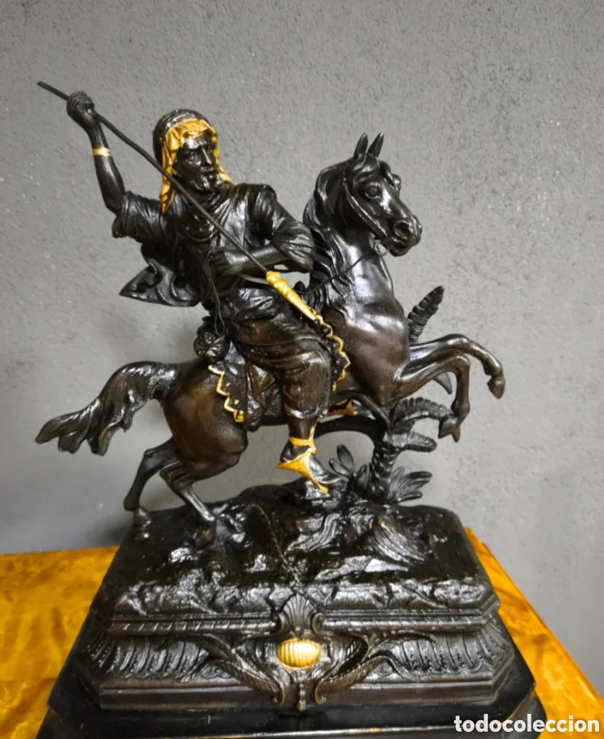Antig&uuml;edades: Escultura orientalista en antimonio