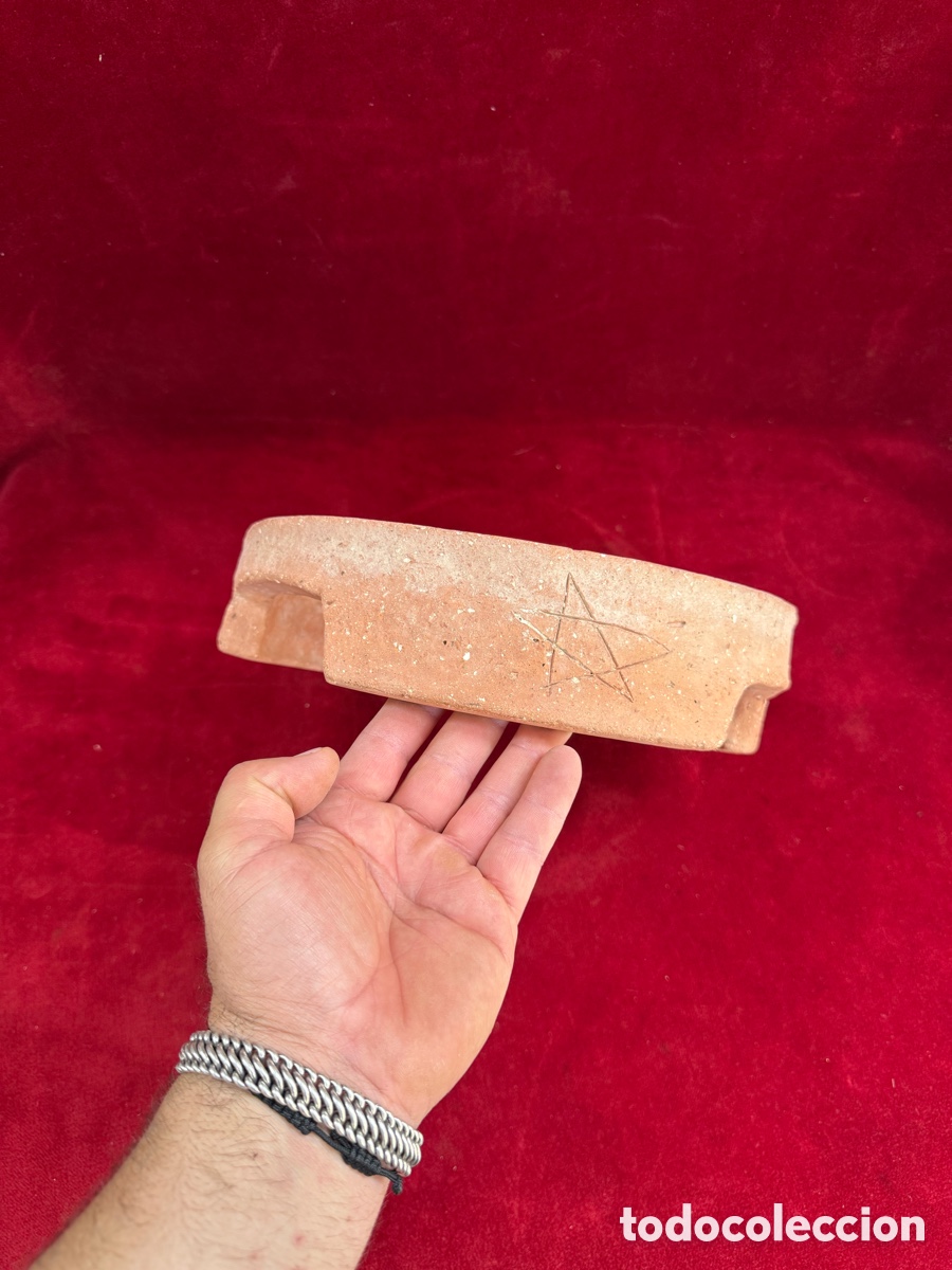 Antig&uuml;edades: Antigua base de terracota,para fabricar tinajas!Sello estrella de David!
