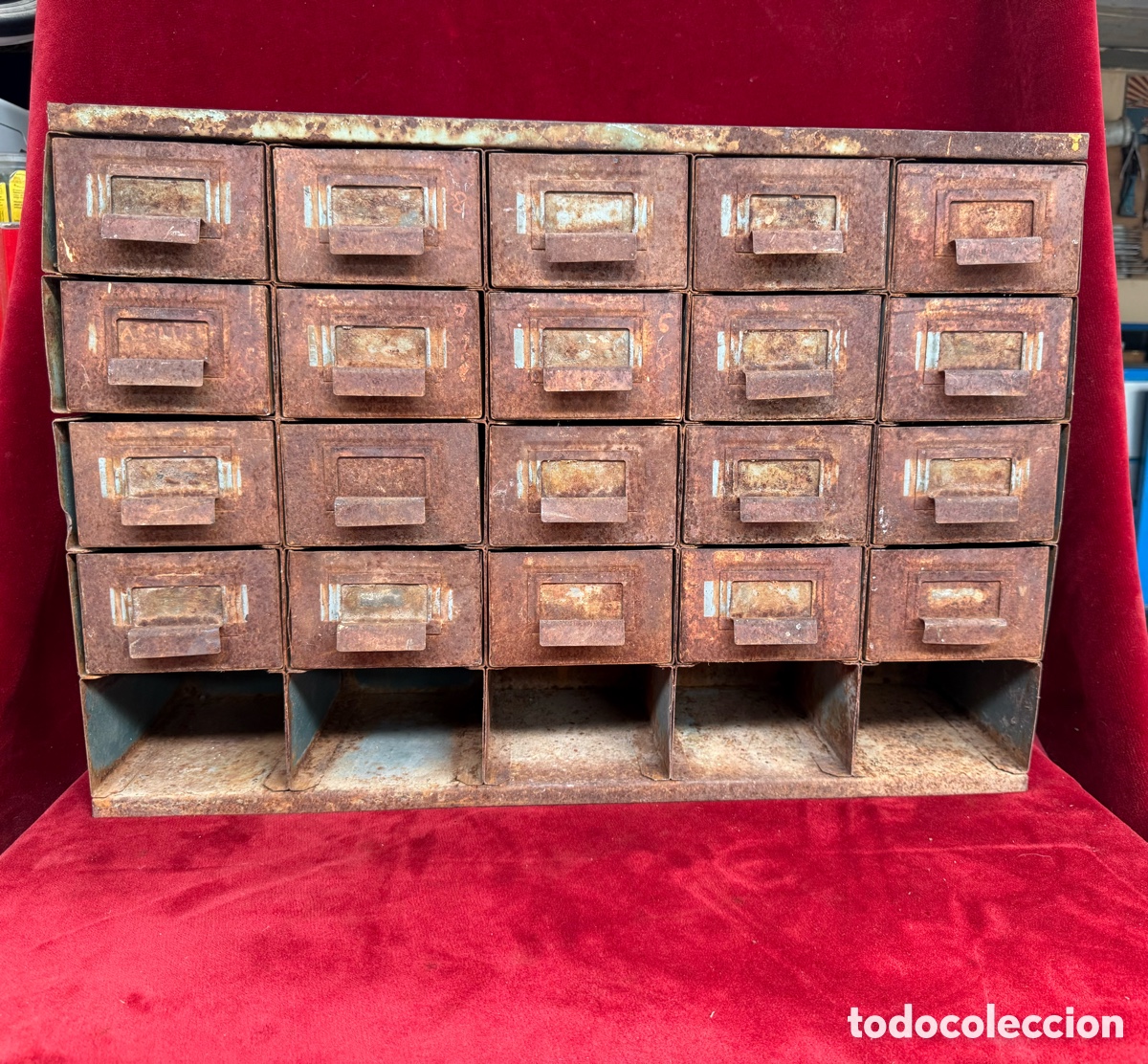 Antig&uuml;edades: Antiguo mueble metalico de taller,de 20 cajones!
