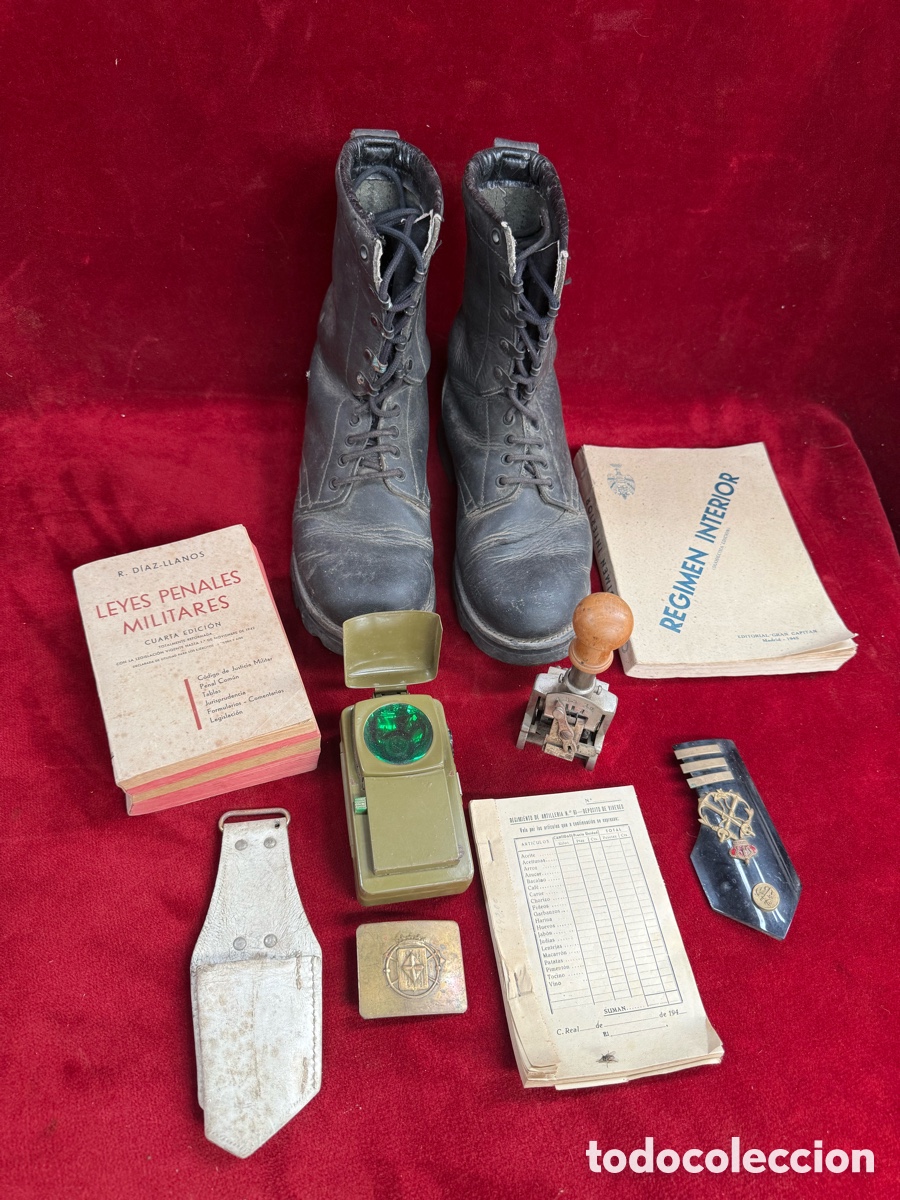 Antig&uuml;edades: Lote antiguo militar,Botas,linterna,etc!a&ntilde;os 40!