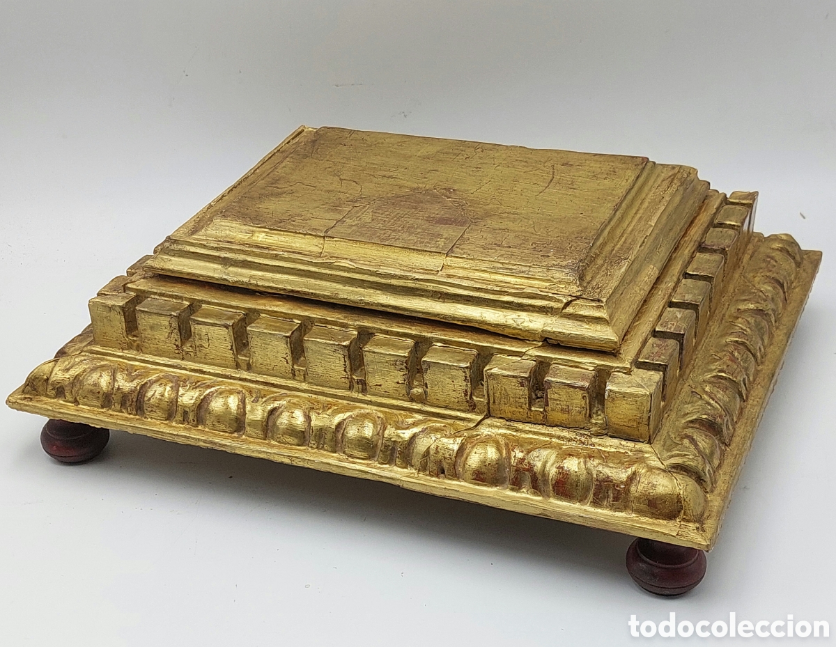 Antig&uuml;edades: MAGN&Iacute;FICA PEANA DE MADERA TALLADA Y DORADA EN ORO FINO. SIGLO XVII