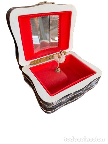 Antig&uuml;edades: Caja de m&uacute;sica joyero vintage con bailarina giratoria