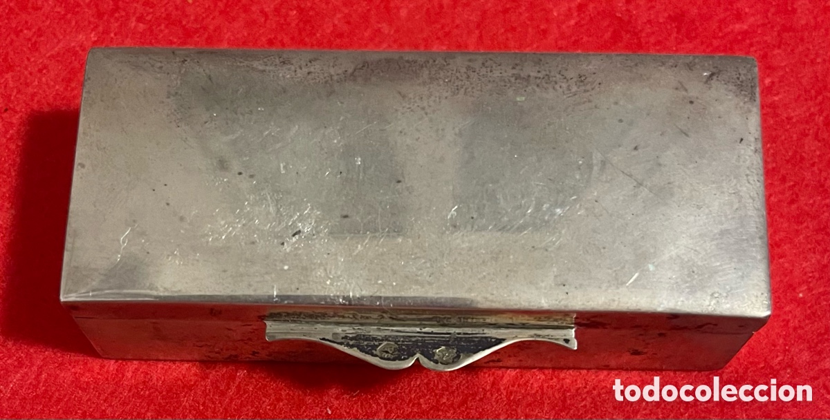Antig&uuml;edades: Simp&aacute;tica Caja, en plata de ley contrastada.