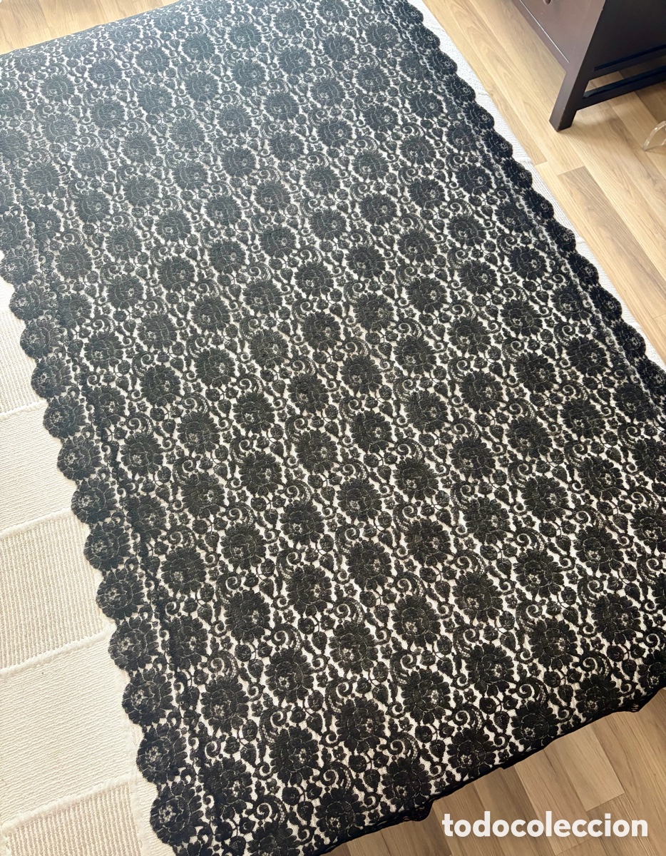 Antig&uuml;edades: Mantilla negra de encaje - Foto 5