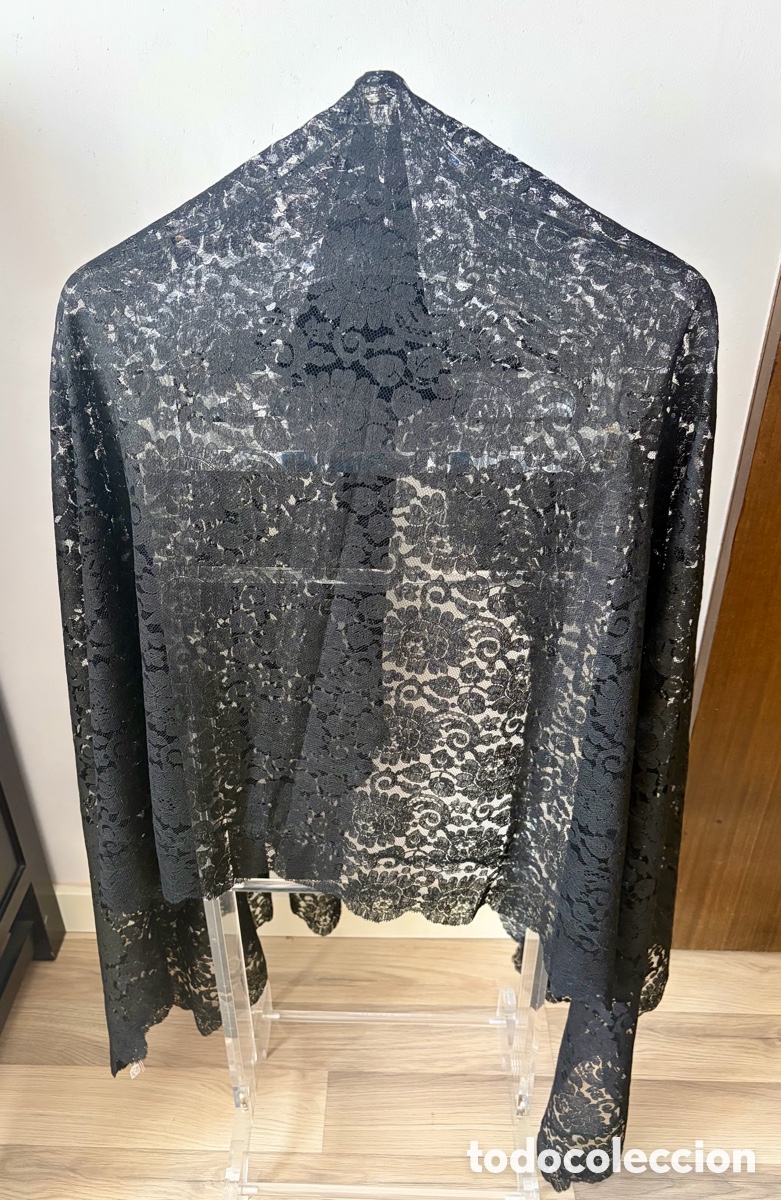 Antig&uuml;edades: Mantilla negra de encaje