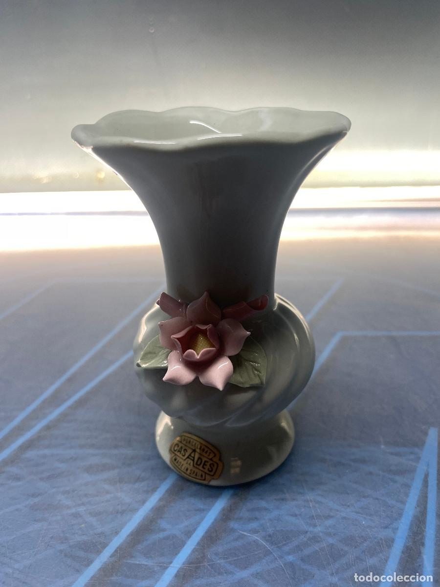 Antig&uuml;edades: Porcelana casades Jarroncito con flor