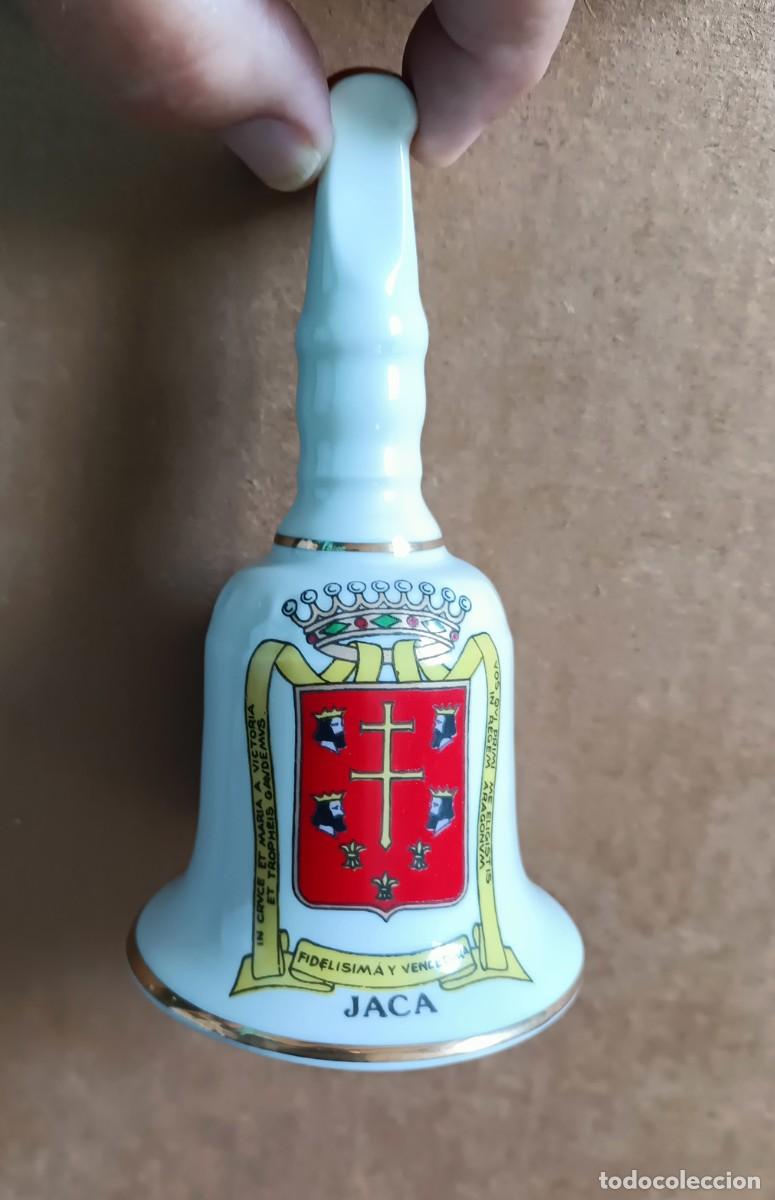 Antig&uuml;edades: Decoracion, campana ceramica o porcelana, de la ciudad de Jaca