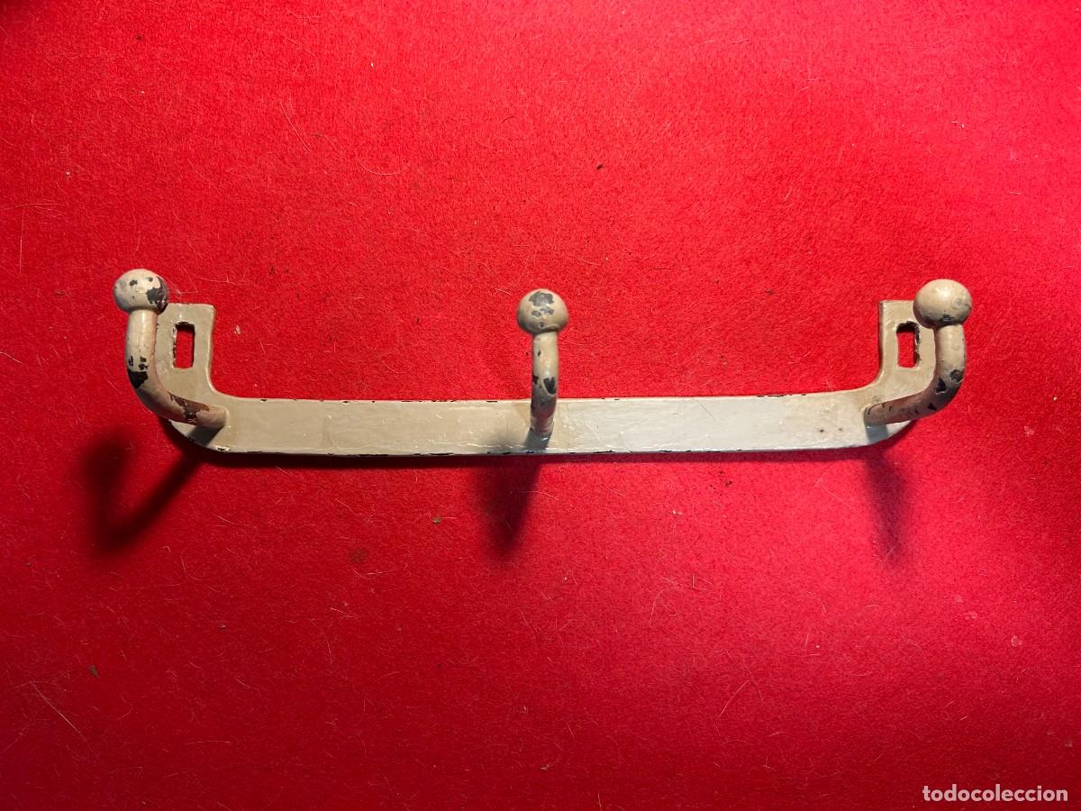 Antig&uuml;edades: Colgador, perchero de pared, de hierro - Foto 1
