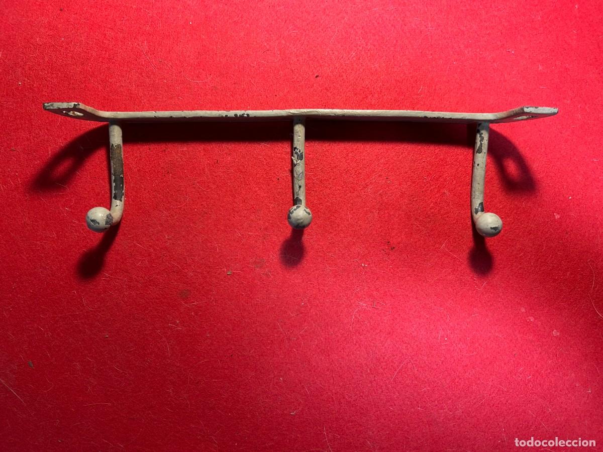 Antig&uuml;edades: Colgador, perchero de pared, de hierro - Foto 2