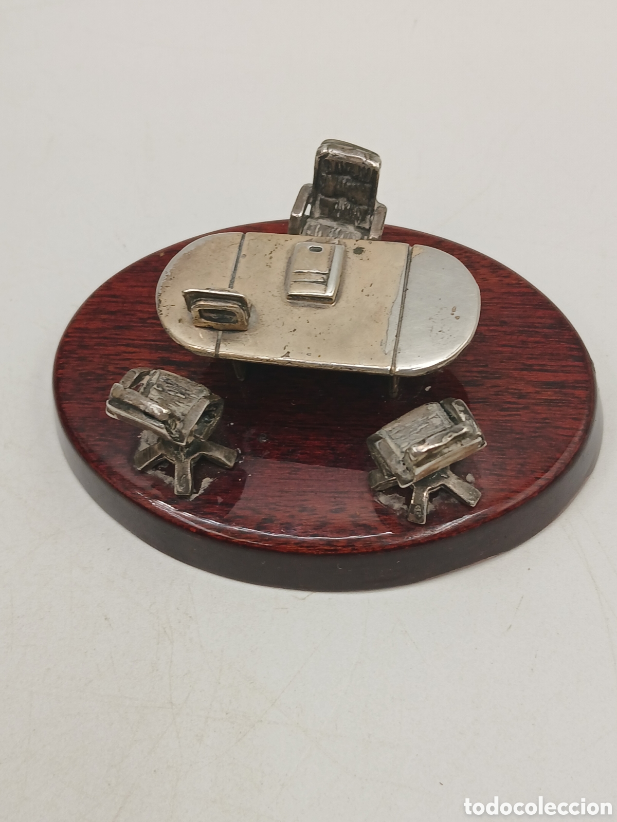 Antig&uuml;edades: Oficina. Miniatura en plata 925mls base madera