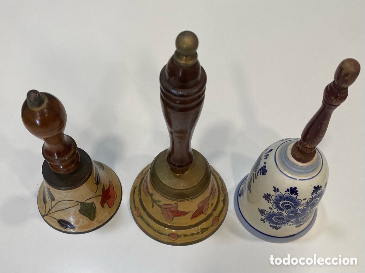 Antig&uuml;edades: Lote campanas bronce y ceramica - Foto 2