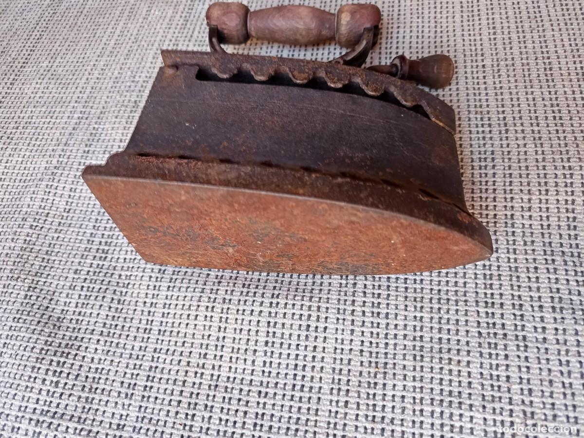 Antig&uuml;edades: Plancha hierro antigua U.C. - Foto 7