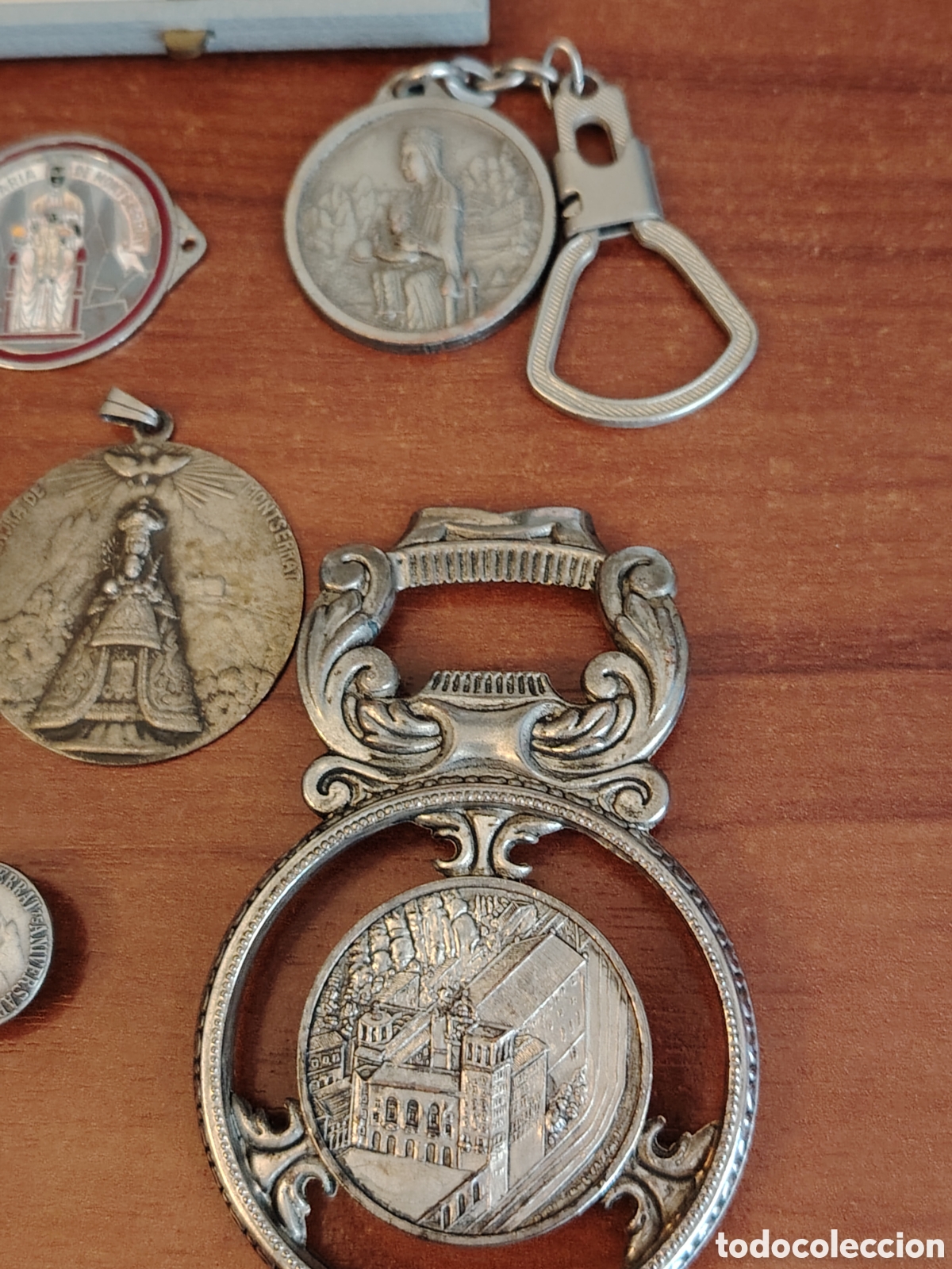 Antig&uuml;edades: Lote objetos Virgen de Montserrat - Foto 3