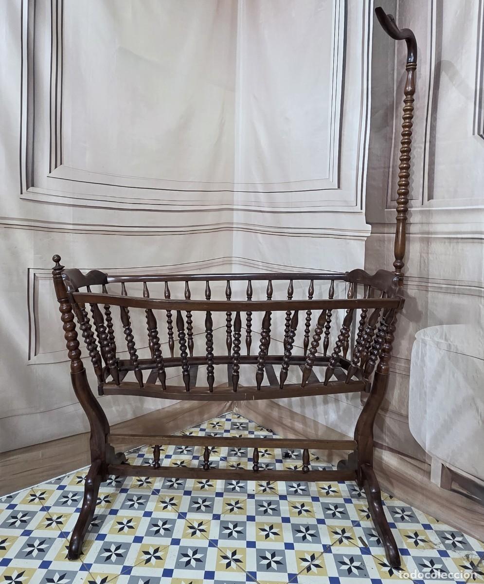 Antig&uuml;edades: Cuna antigua de madera de haya - Foto 1
