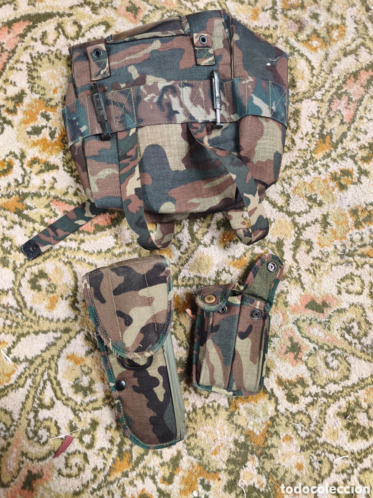 Antig&uuml;edades: Lote Gran Correaje y Equipo Militar Ej&eacute;rcito Espa&ntilde;ol - Camuflaje Boscoso (8 Piezas)