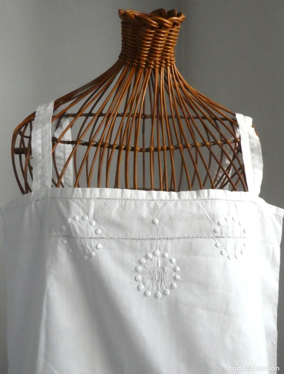 Antig&uuml;edades: ANTIGUO CAMIS&Oacute;N BORDADO PPIO.S.XX