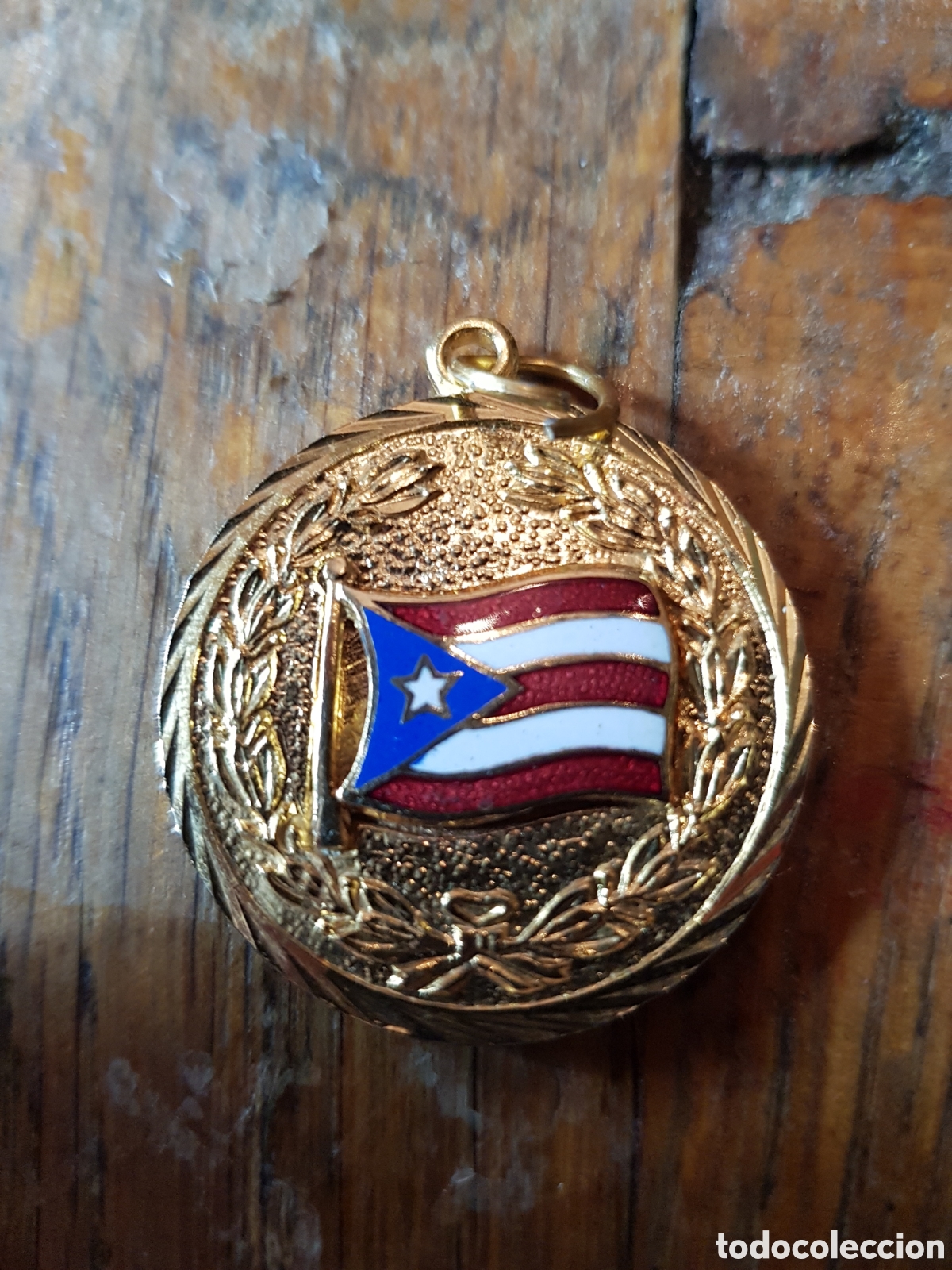 Antig&uuml;edades: ANTIGUA MEDALLA ESMALTADA