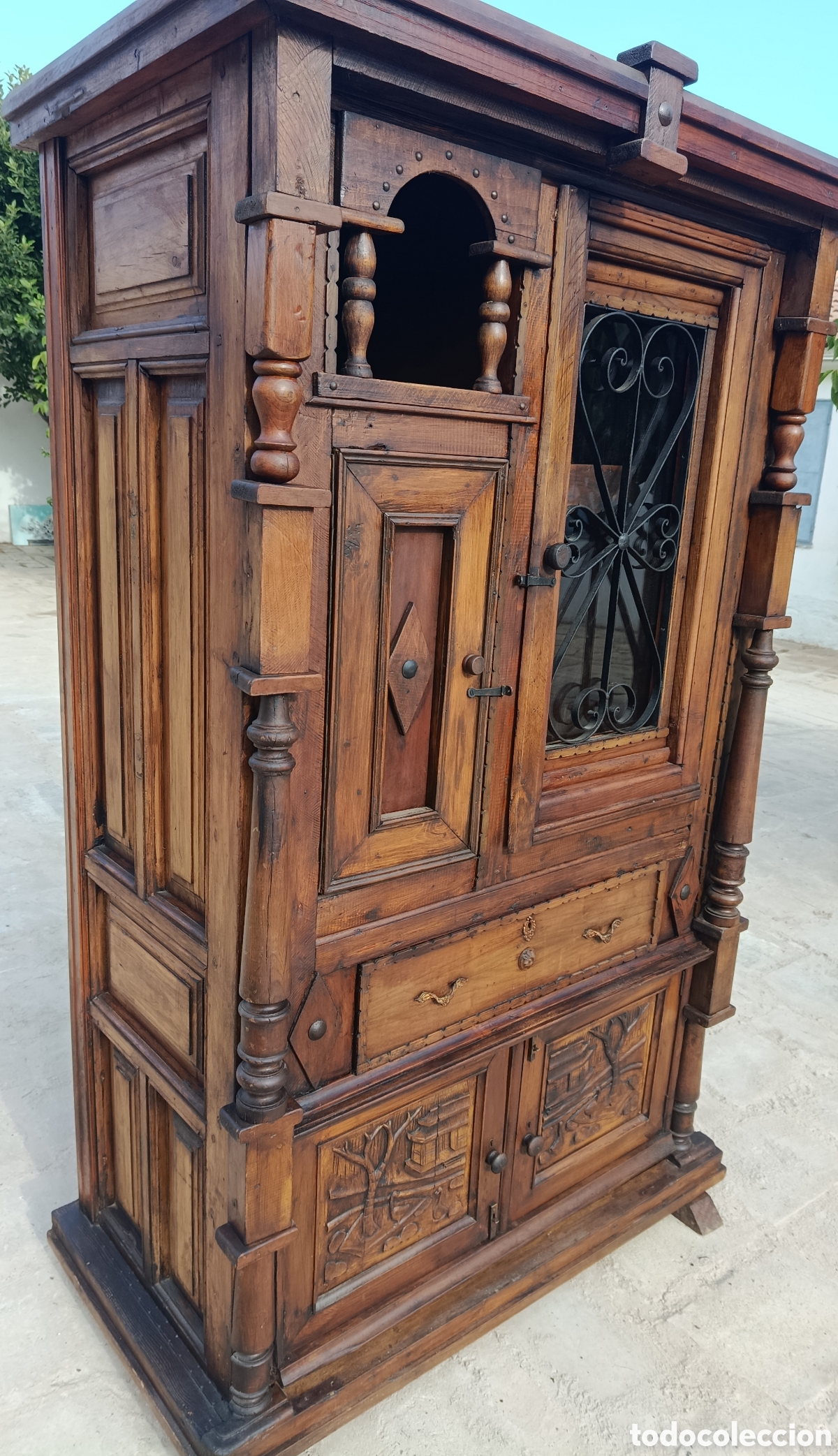 Antig&uuml;edades: Mueble para bodega de madera y forja - Foto 3