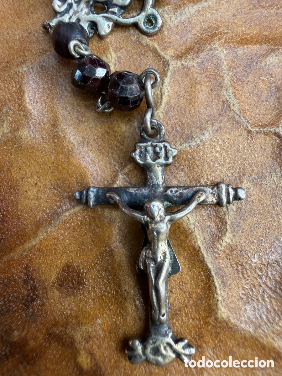 Antig&uuml;edades: Rosario xviii granates?