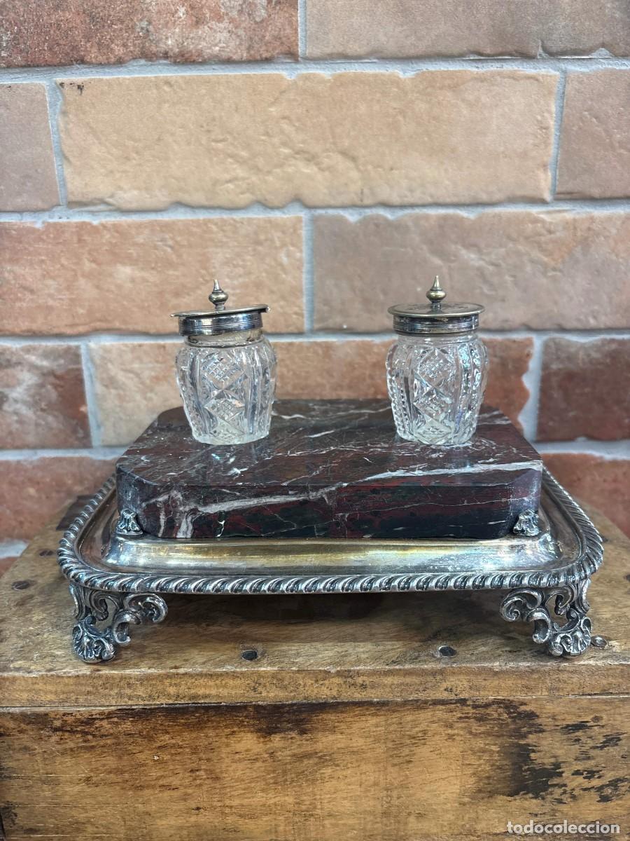 Antiques: Escriban&iacute;a de sobremesa antigua con base de m&aacute;rmol y tinteros de cristal