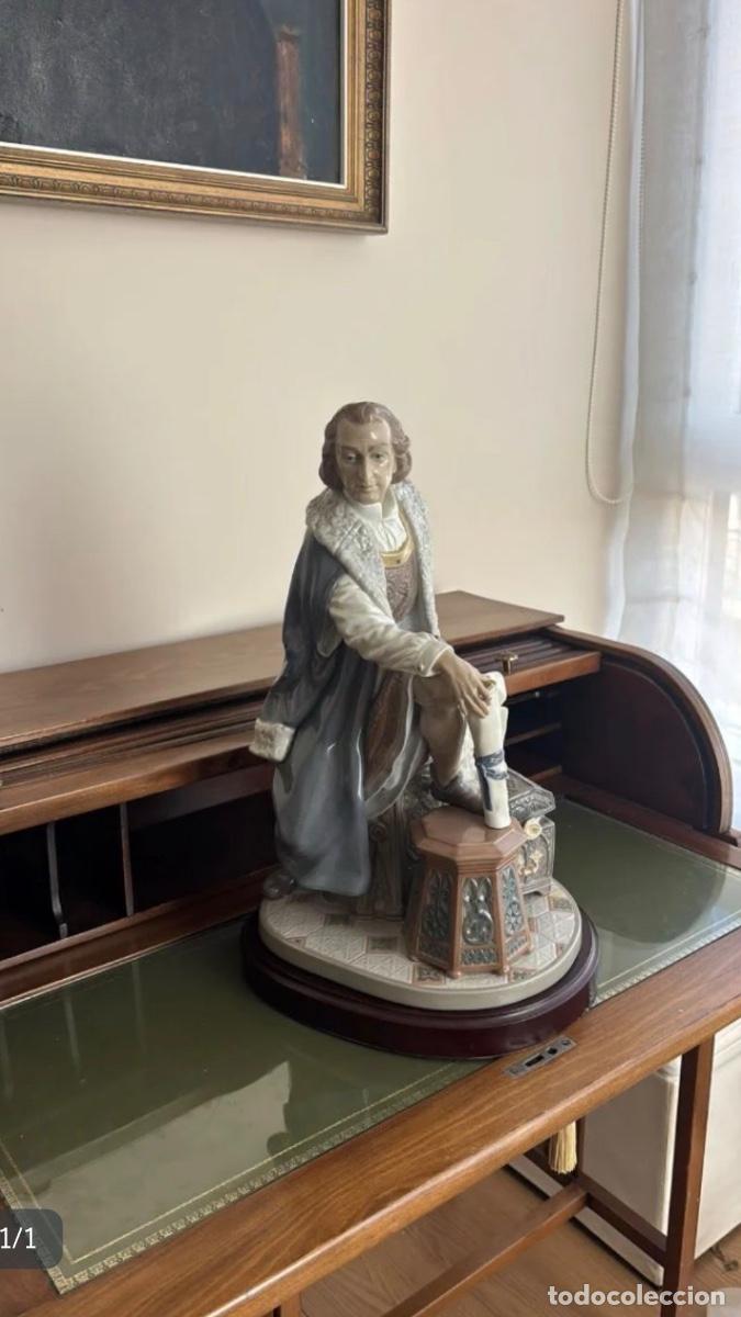 Antig&uuml;edades: Escultura de Lladr&oacute;. Ediciones Limitada Salvador Furi&oacute;