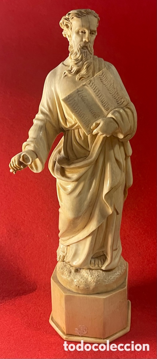 Antig&uuml;edades: Extraordinaria escultura antigua de San Pedro en talla de hueso. Siglo XIX.