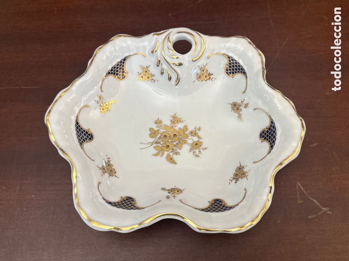 Antig&uuml;edades: PRECIOSO CUENCO, PLATO, BANDEJA, DE PORCELANA DECORADA A MANO EN ORO DE LEY. GALHER