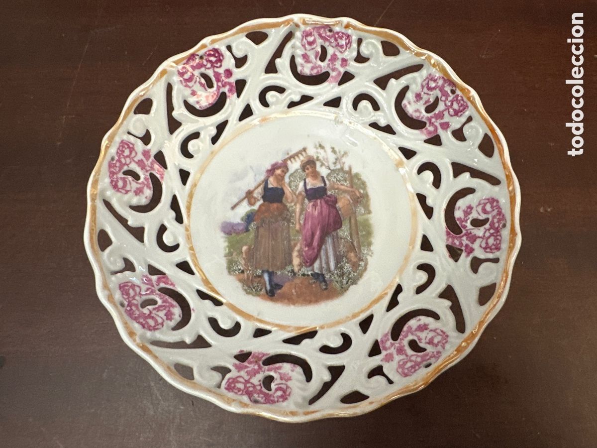 Antiquit&auml;ten: PRECIOSA GUENTE, CENTRO, PLATO CALADO PROBABLEMENTE PORCELANA ALEMANA PRINCIPIOS SIGLO XX