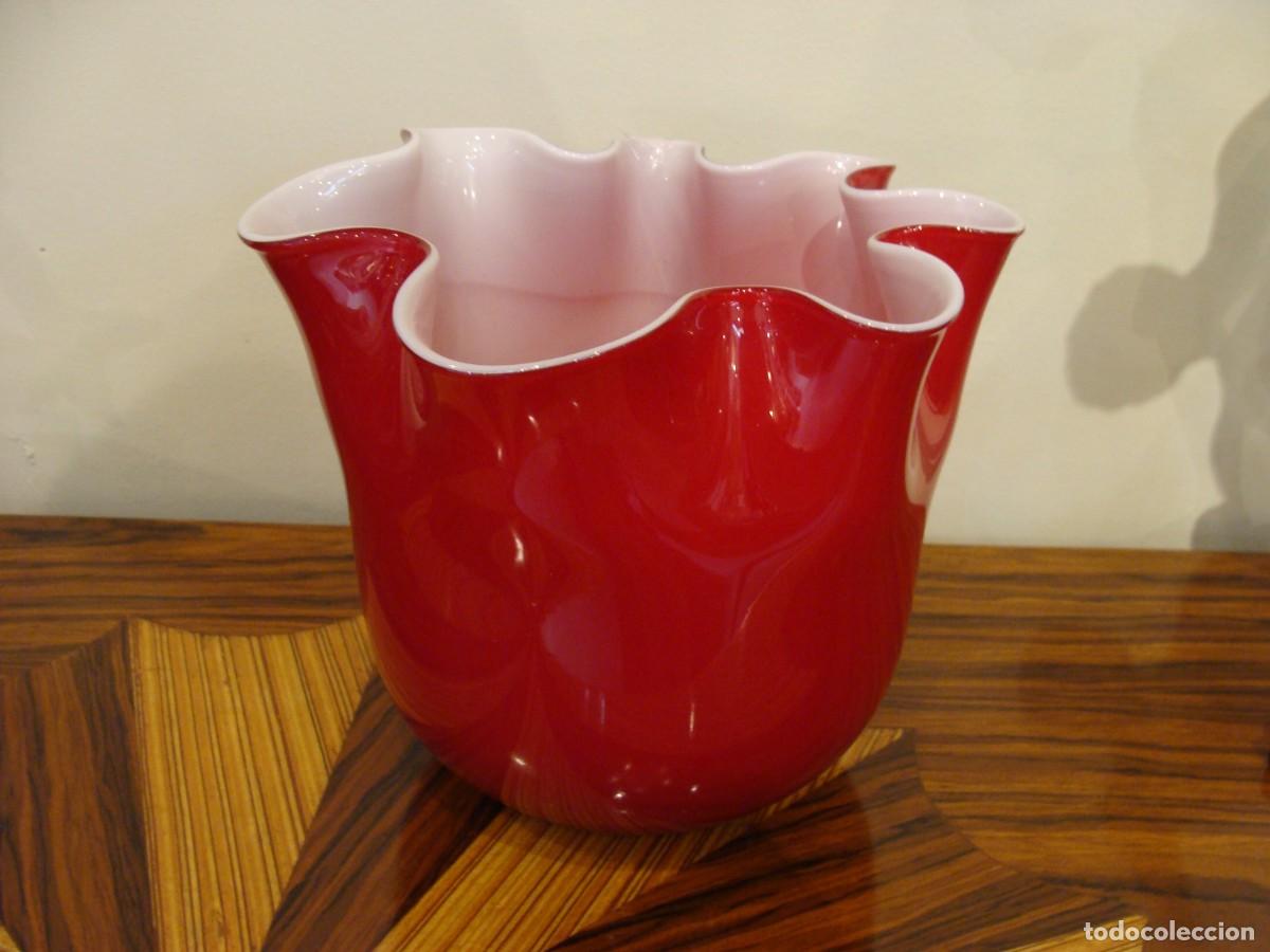 Antig&uuml;edades: Jarr&oacute;n Fazzoletto en cristal rojo